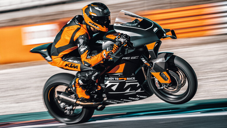 Πουλήθηκαν όλες οι KTM RC 8C του 2023 σε 2:38 λεπτά!